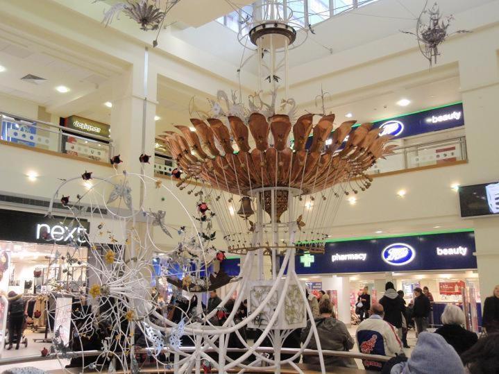 Victoria Centre Apartments In The Victoria Centre Shopping Centre - Nottingham City Centre - 24 Hour Access - Most Central Location, Kitchen - Sunday Check-Out 1Pm - Opposite Hilton By Restaurants & Shops - Outdoor Parking Cars Or Vans Five Pounds A Buitenkant foto