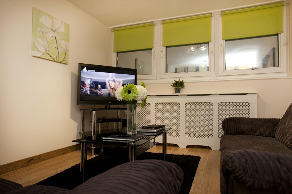 Victoria Centre Apartments In The Victoria Centre Shopping Centre - Nottingham City Centre - 24 Hour Access - Most Central Location, Kitchen - Sunday Check-Out 1Pm - Opposite Hilton By Restaurants & Shops - Outdoor Parking Cars Or Vans Five Pounds A Buitenkant foto