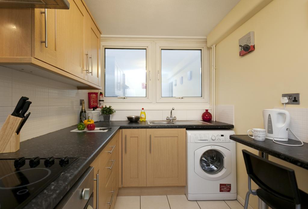Victoria Centre Apartments In The Victoria Centre Shopping Centre - Nottingham City Centre - 24 Hour Access - Most Central Location, Kitchen - Sunday Check-Out 1Pm - Opposite Hilton By Restaurants & Shops - Outdoor Parking Cars Or Vans Five Pounds A Buitenkant foto