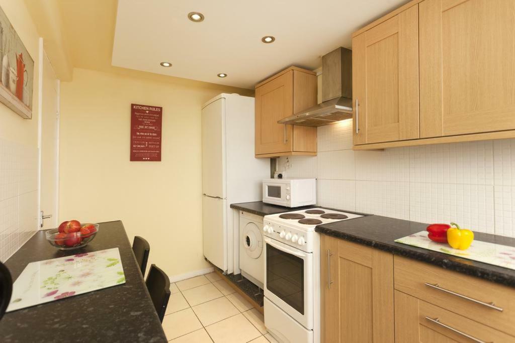 Victoria Centre Apartments In The Victoria Centre Shopping Centre - Nottingham City Centre - 24 Hour Access - Most Central Location, Kitchen - Sunday Check-Out 1Pm - Opposite Hilton By Restaurants & Shops - Outdoor Parking Cars Or Vans Five Pounds A Buitenkant foto